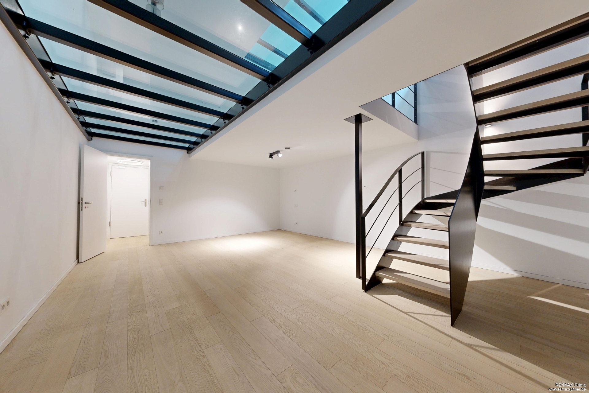 Für Individualisten: Stilvolle Split-Level-Wohnung über 3 Etagen mit Terrasse und Wow-Effekt – München – Vorschaubild 9