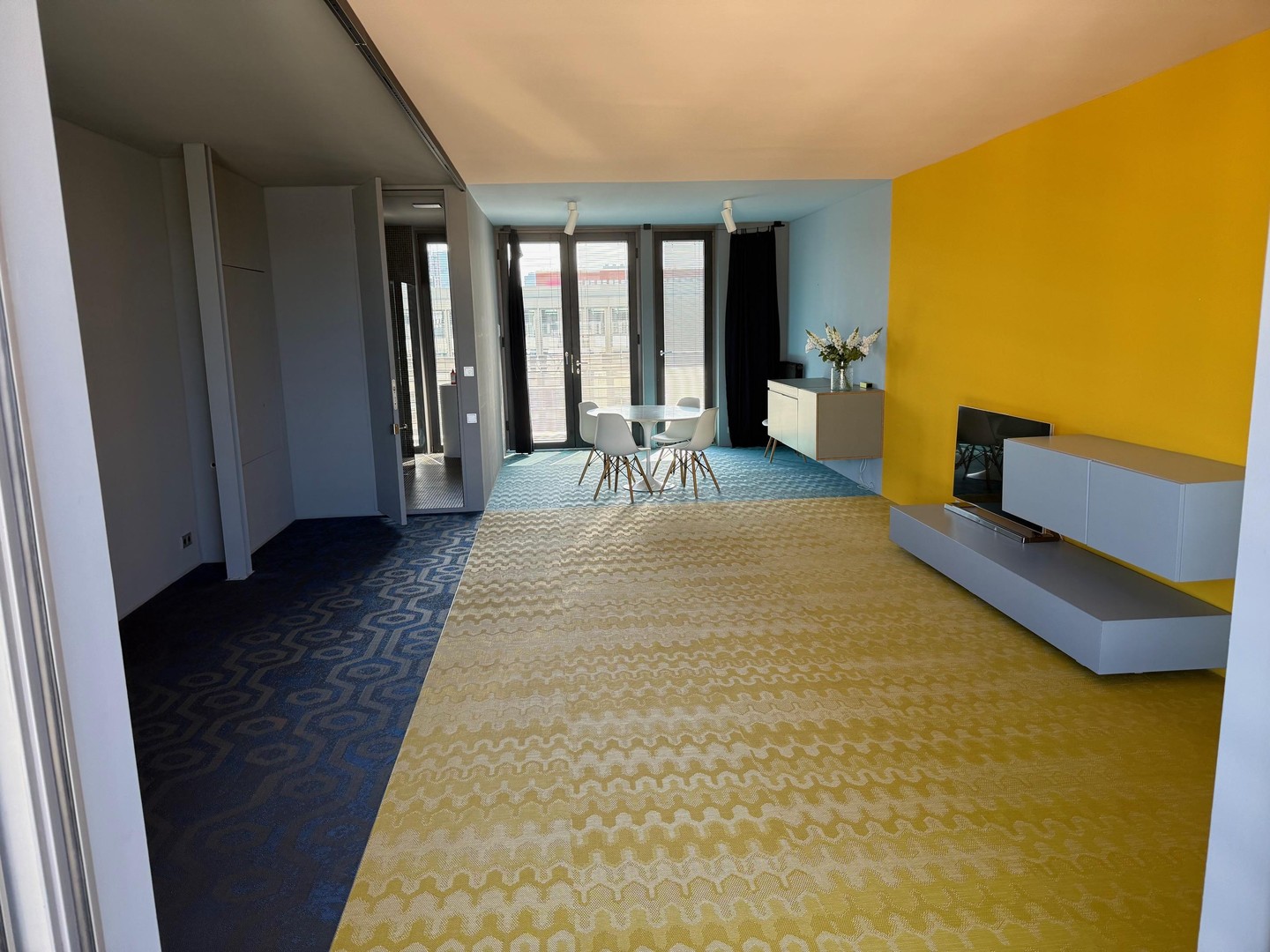 Modernes Penthouse-Loft in Berlin-Mitte direkt an der Spree – Berlin – Vorschaubild 4