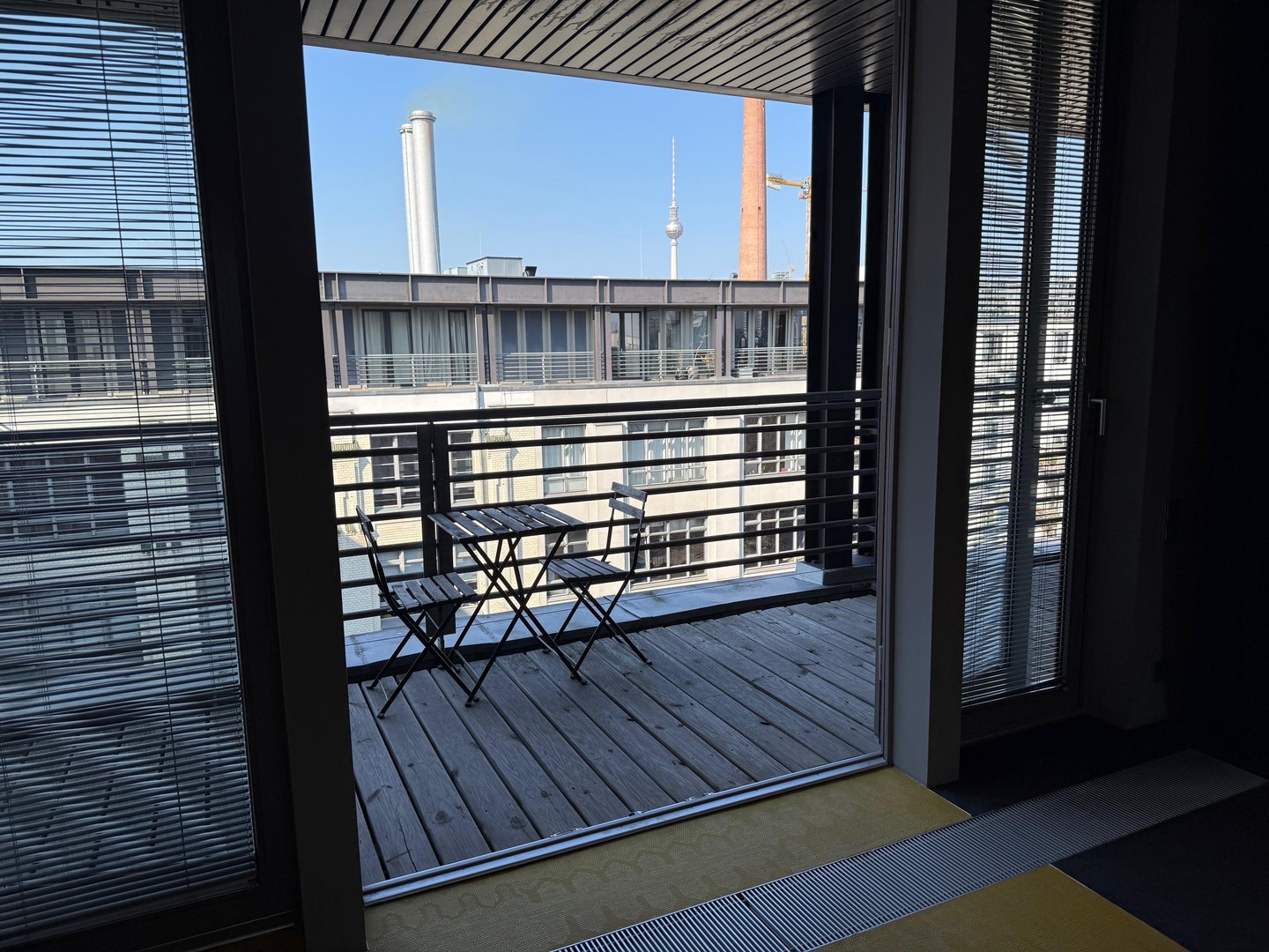 Modernes Penthouse-Loft in Berlin-Mitte direkt an der Spree – Berlin – Vorschaubild 8