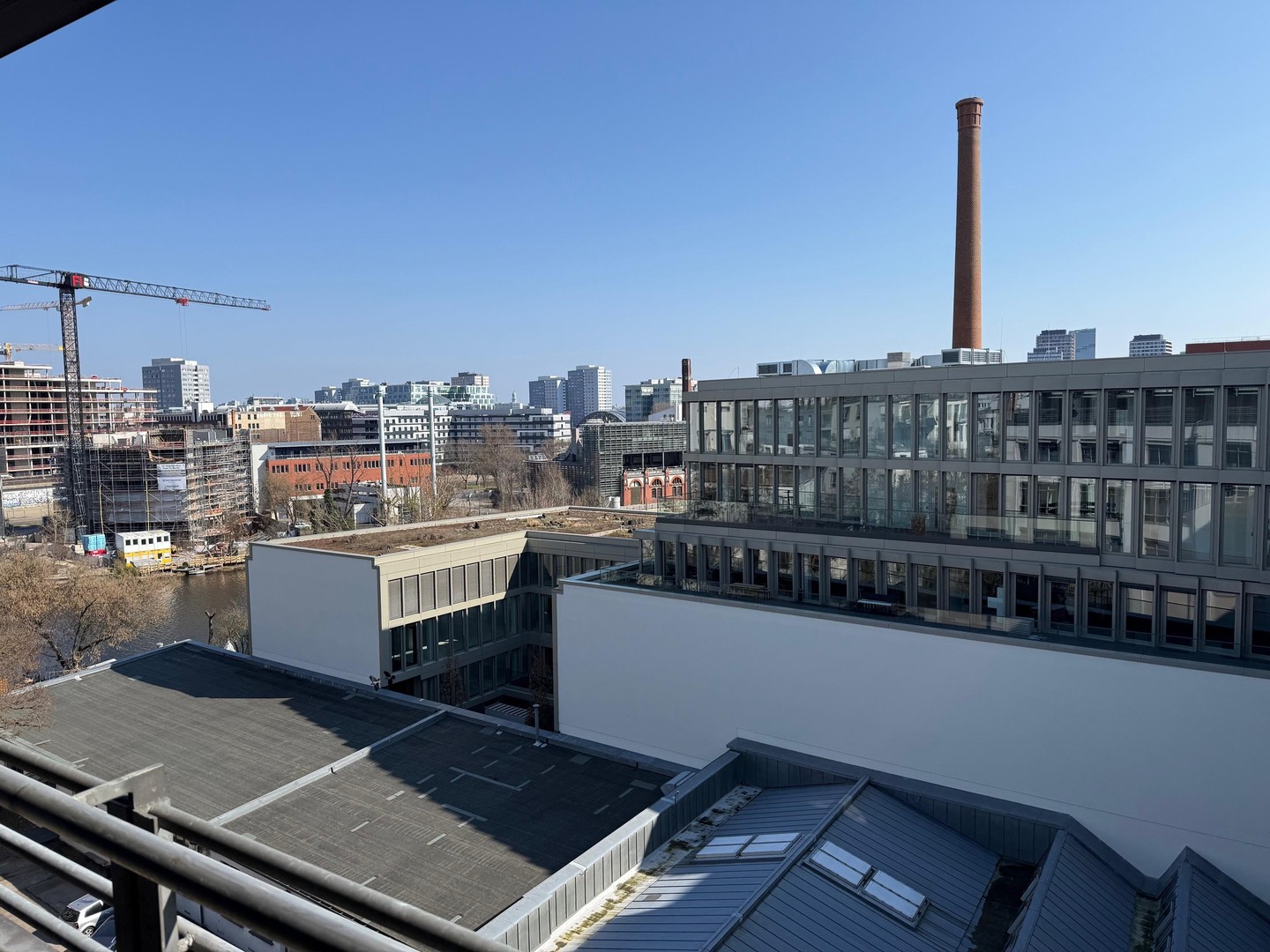 Modernes Penthouse-Loft in Berlin-Mitte direkt an der Spree – Berlin – Vorschaubild 11