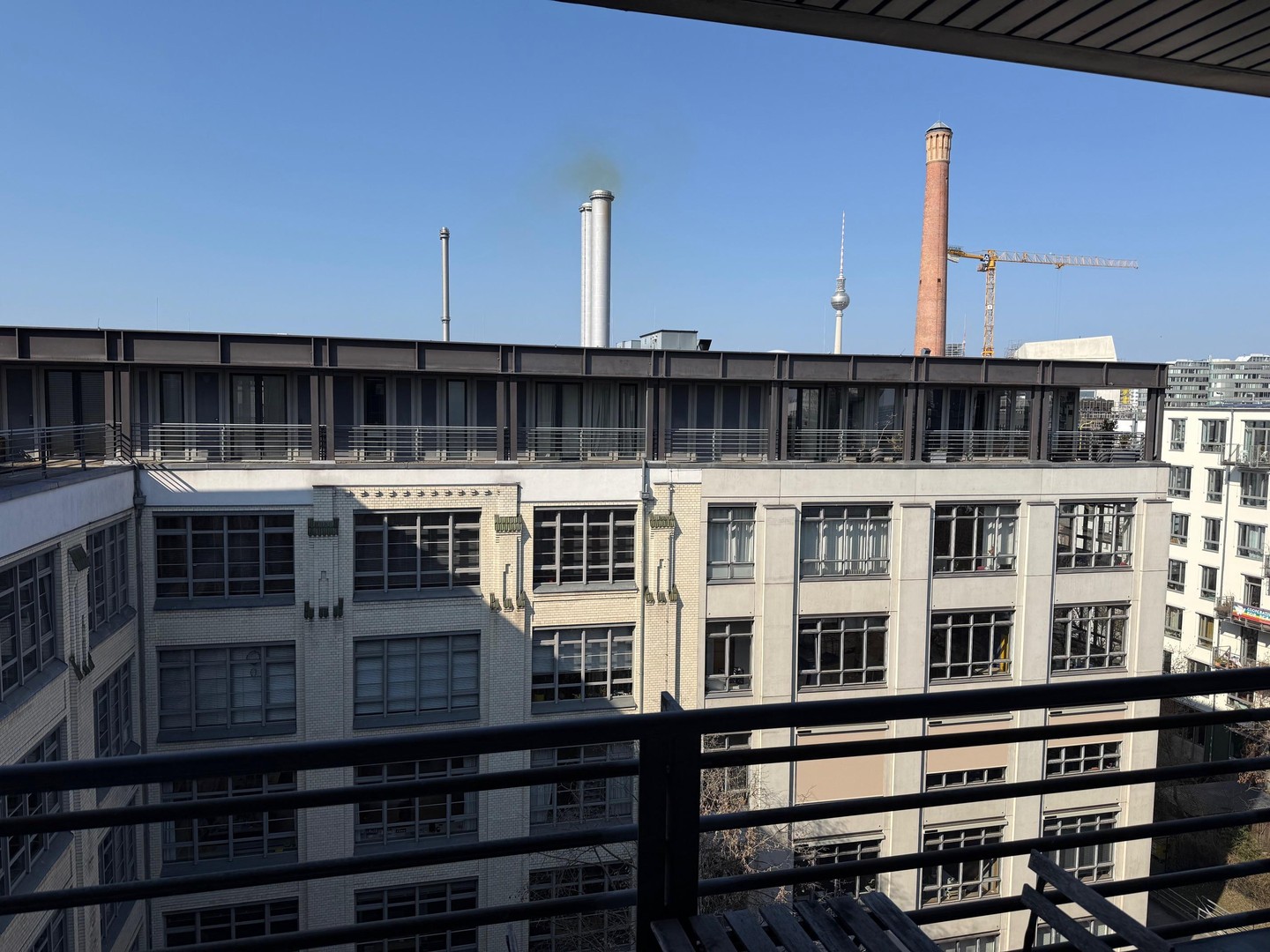Modernes Penthouse-Loft in Berlin-Mitte direkt an der Spree – Berlin – Vorschaubild 12