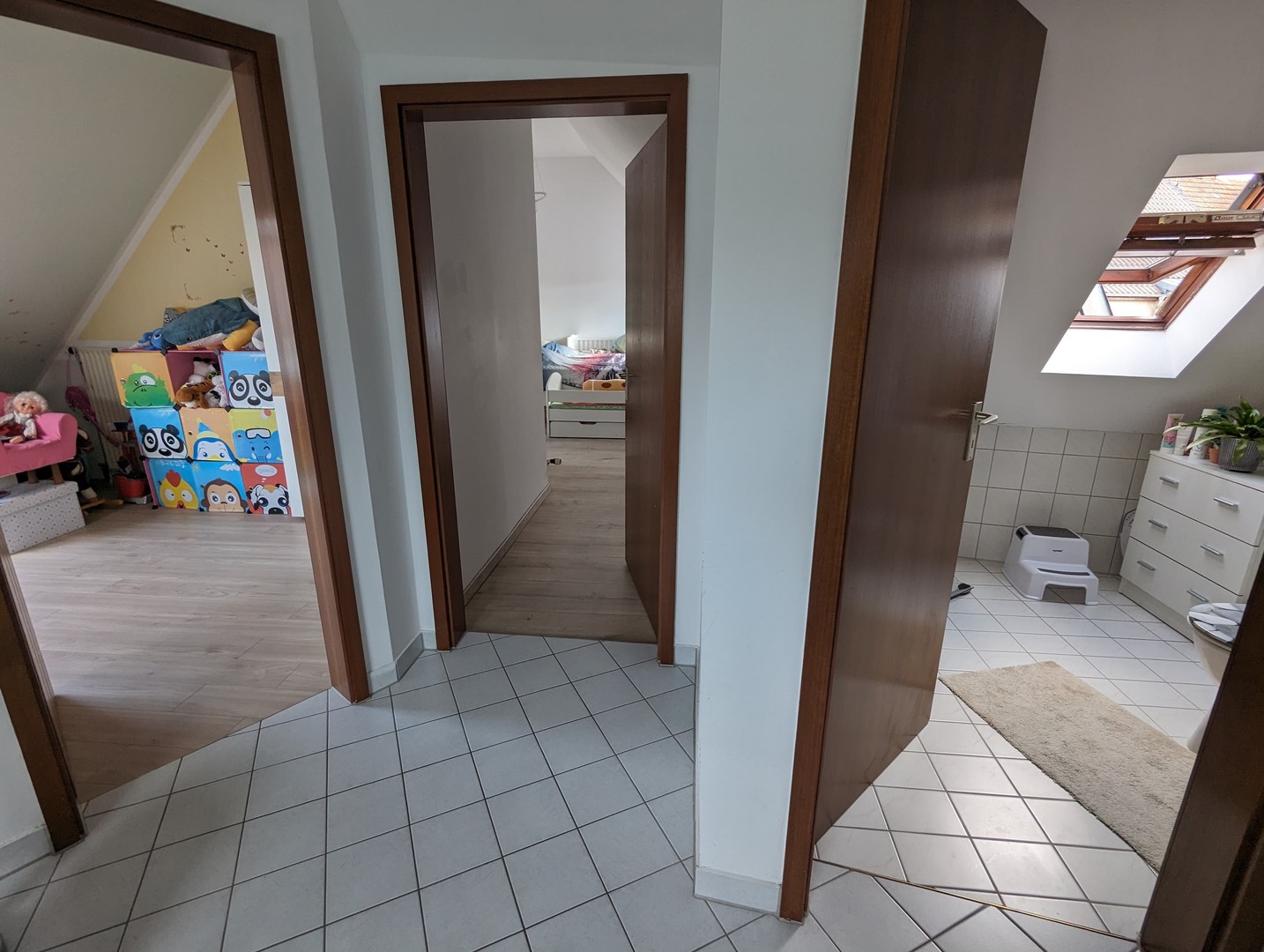 gepflegte 4-Zimmer-Maisonette-Wohnung mit Balkon, Küche und Tiefgarage – Pforzheim – Vorschaubild 19