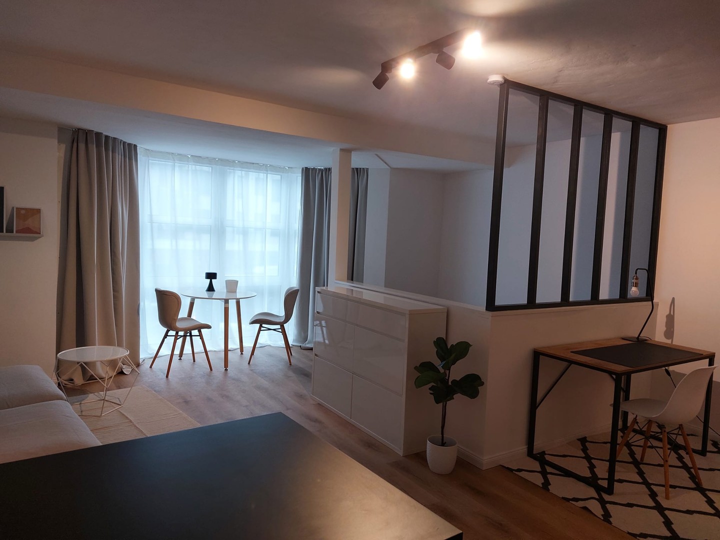 Perfekt für Pendler, befristet auf 2 Jahre: Sanierte, möblierte Wohnung im Herzen von Sülz – Köln – Vorschaubild 6