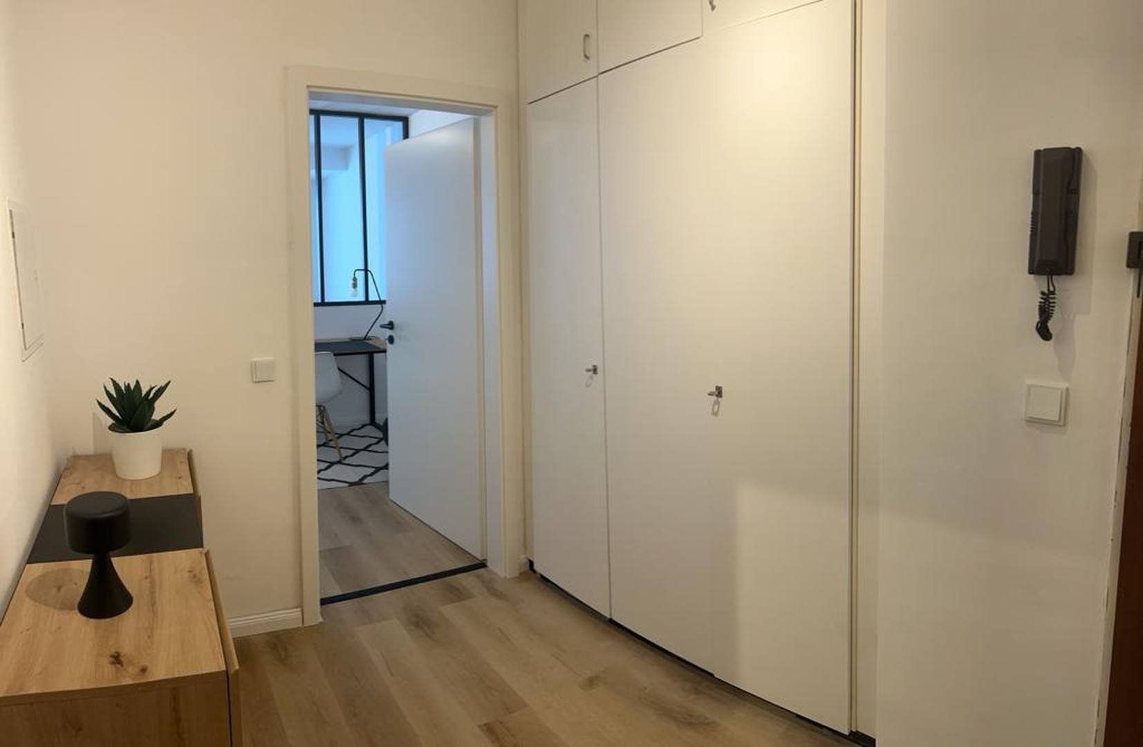 Perfekt für Pendler, befristet auf 2 Jahre: Sanierte, möblierte Wohnung im Herzen von Sülz – Köln – Vorschaubild 11