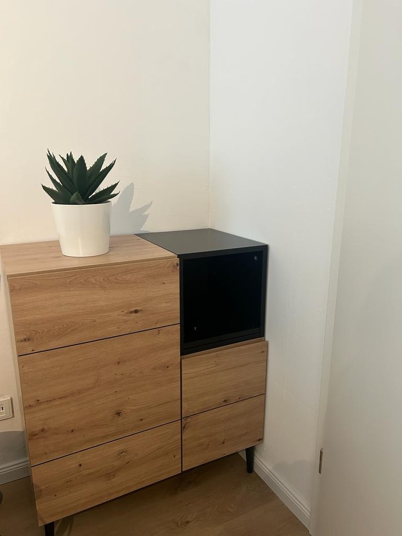 Perfekt für Pendler, befristet auf 2 Jahre: Sanierte, möblierte Wohnung im Herzen von Sülz – Köln – Vorschaubild 15
