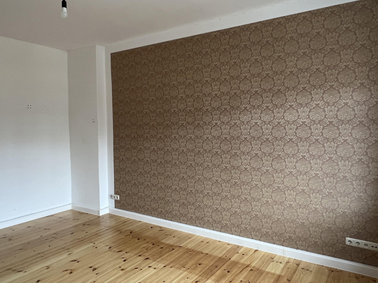 Gemütliche Kiez-Oase: 2,5 Zimmer mit Wohlfühl-Balkon und Top-Anbindung in Schöneberg – Berlin – Vorschaubild 3