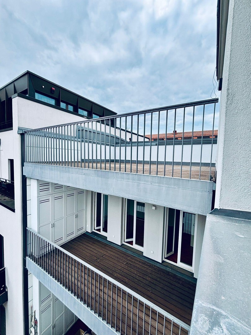 Provisionsfrei: Außergewöhnliche Dachgeschosswohnung mit Blick über Berlin und toller Dach-Terrasse – Berlin – Vorschaubild 36