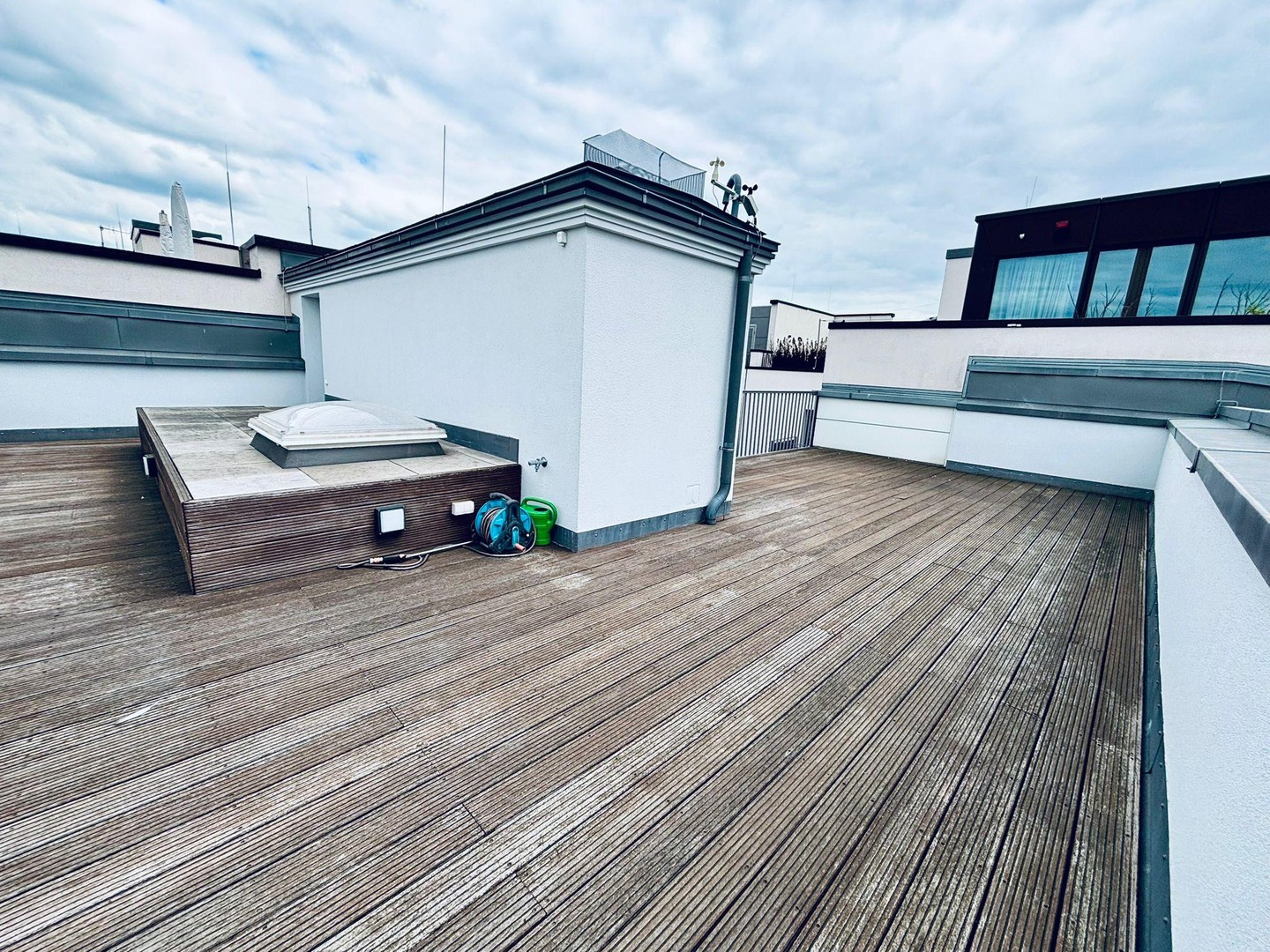 Provisionsfrei: Außergewöhnliche Dachgeschosswohnung mit Blick über Berlin und toller Dach-Terrasse – Berlin – Vorschaubild 37
