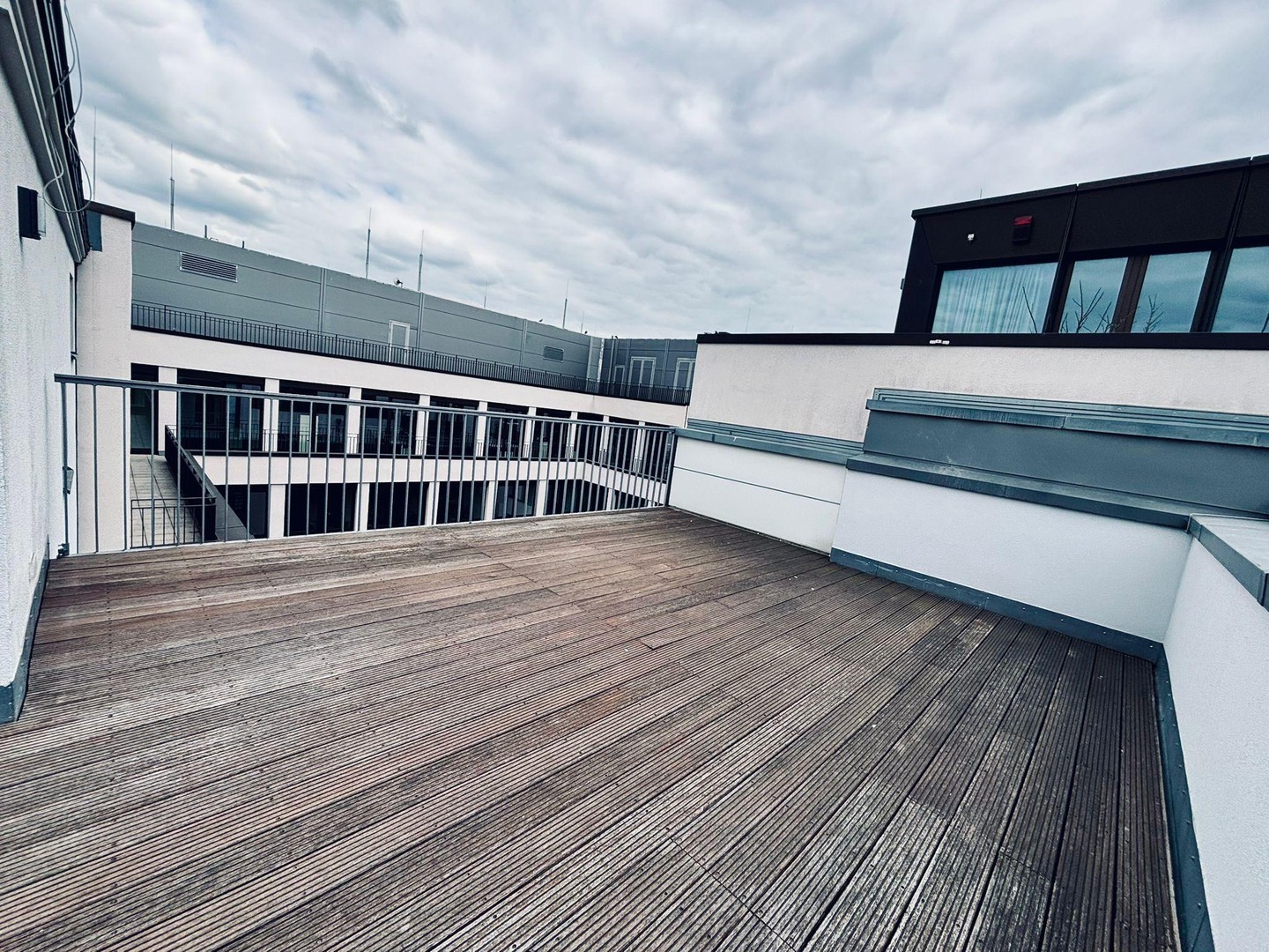Provisionsfrei: Außergewöhnliche Dachgeschosswohnung mit Blick über Berlin und toller Dach-Terrasse – Berlin – Vorschaubild 38