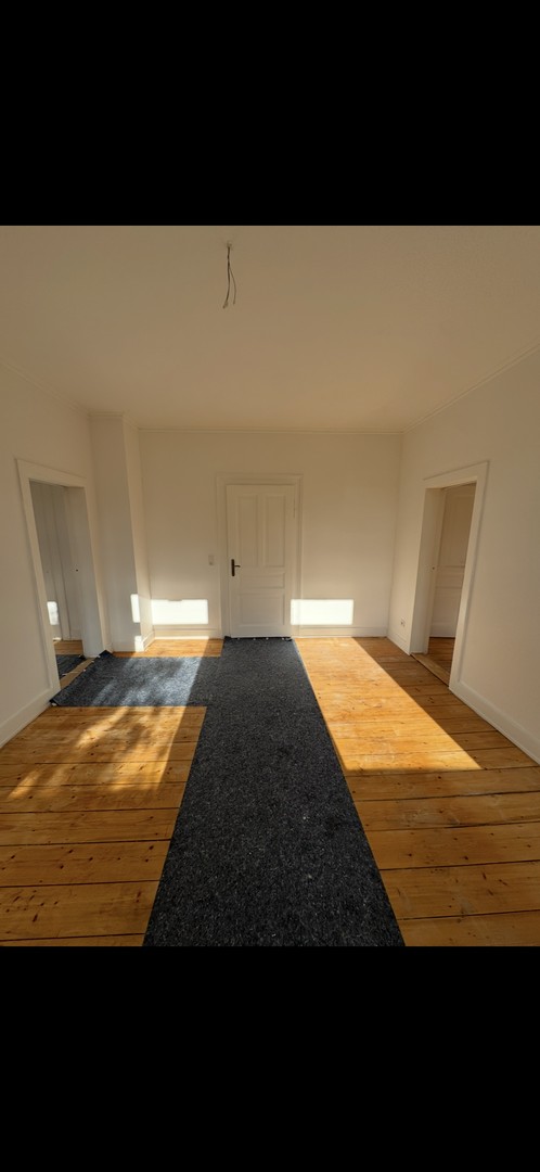 Hochwertig sanierte 4-Zimmer-Altbauwohnung mit EBK und Balkon in Bestlage des Johannesviertels – Darmstadt – Vorschaubild 2