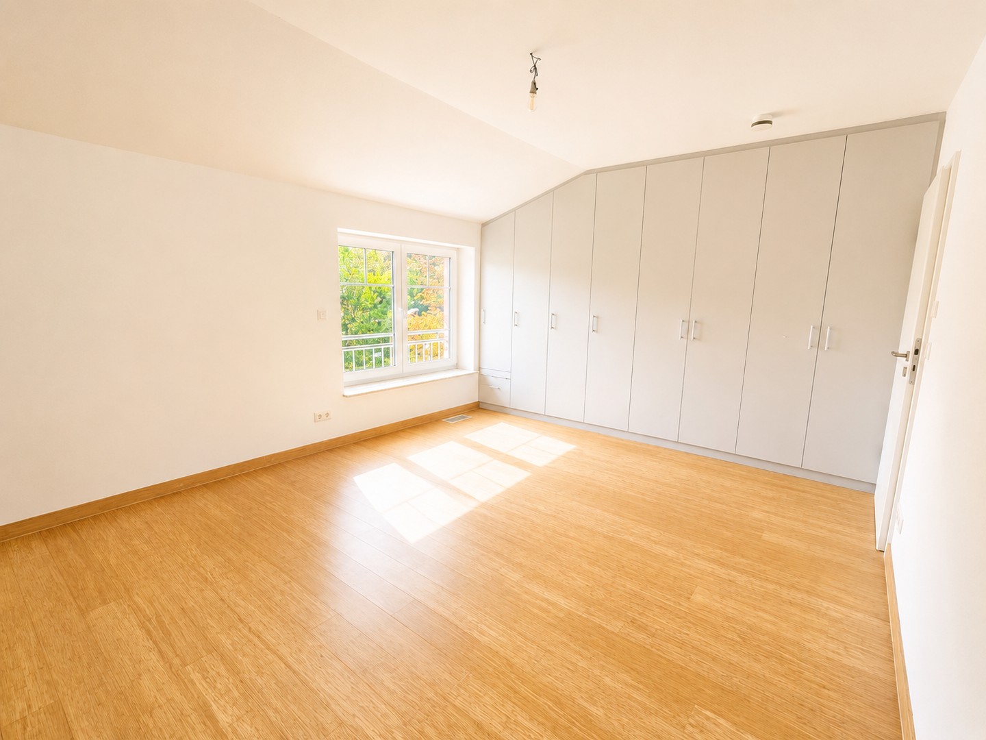 Luxuriöse Haus mit Nutzfläche Fläche ca.190m² in Top Lage Sasel–WB-Vollkeller, provisionsfrei – Hamburg – Vorschaubild 5