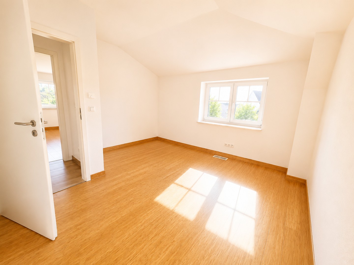 Luxuriöse Haus mit Nutzfläche Fläche ca.190m² in Top Lage Sasel–WB-Vollkeller, provisionsfrei – Hamburg – Vorschaubild 33
