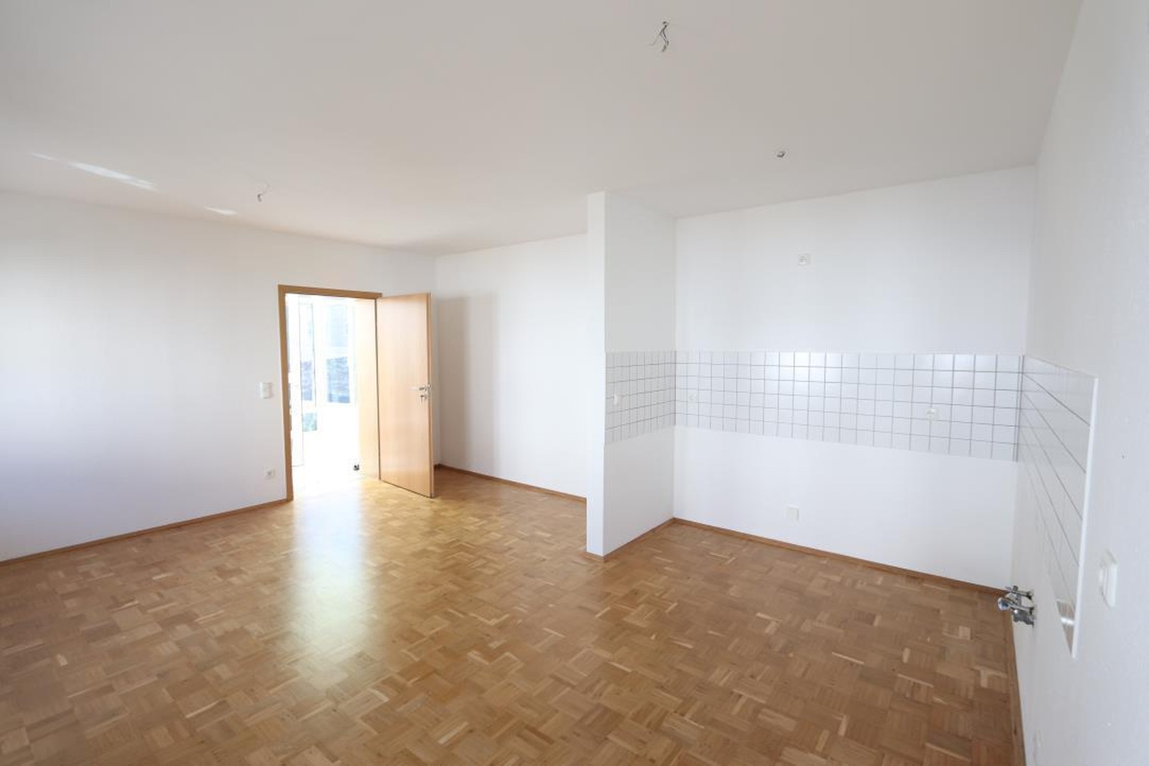 Außergewöhnliche Wohnung in toller Lage! Parkett, Wintergarten, Balkon/Terrasse – Chemnitz – Vorschaubild 3