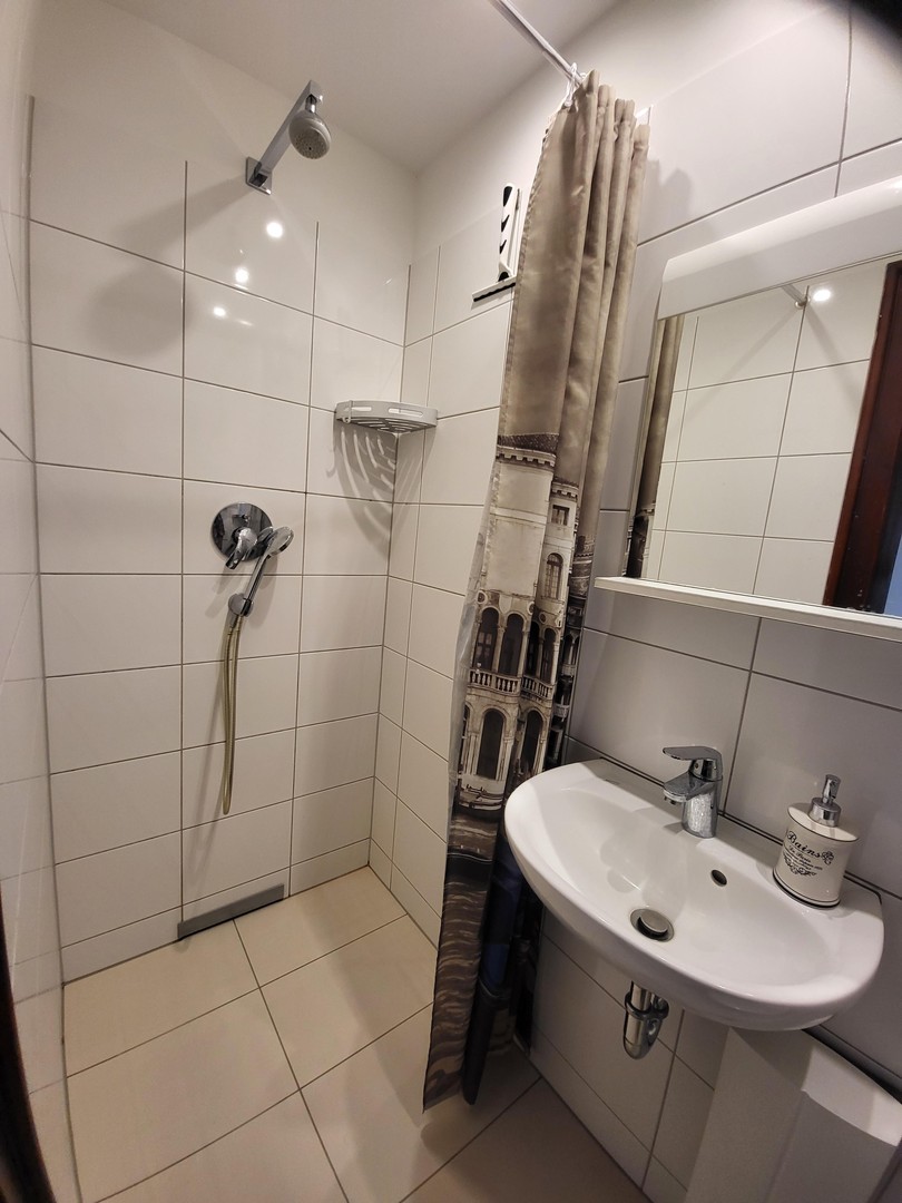 Asia Viertel 1-ZiKüDiBad Wohnung 6.-OG mit Aufzug 2 Balkone (Nord und Süd) mit EBK – Düsseldorf – Vorschaubild 14