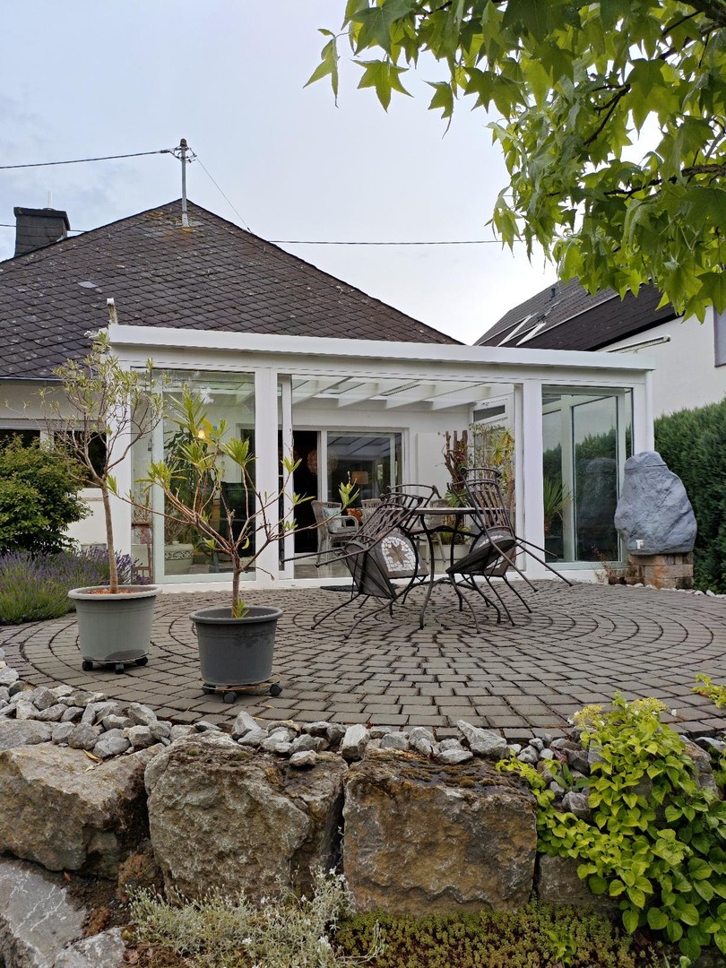Charmantes Einfamilienhaus mit großem Garten, Wintergarten, Terrasse, Garage und modernisiertem Bad – Neuwied – Vorschaubild 3