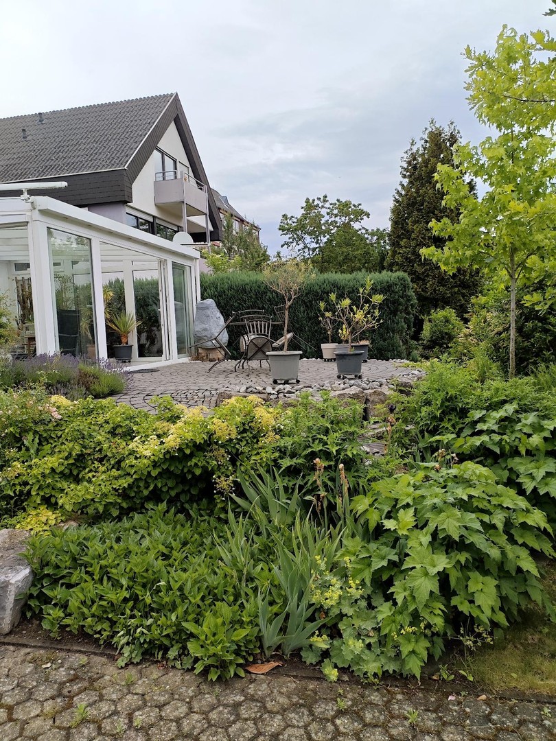 Charmantes Einfamilienhaus mit großem Garten, Wintergarten, Terrasse, Garage und modernisiertem Bad – Neuwied – Vorschaubild 13