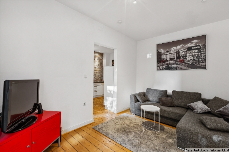 Sehr schöne Altbauwohnung mit Terrasse zum Hof, Dielenboden und geschmackvoller Möblierung, Internetzugang – Düsseldorf – Vorschaubild 3
