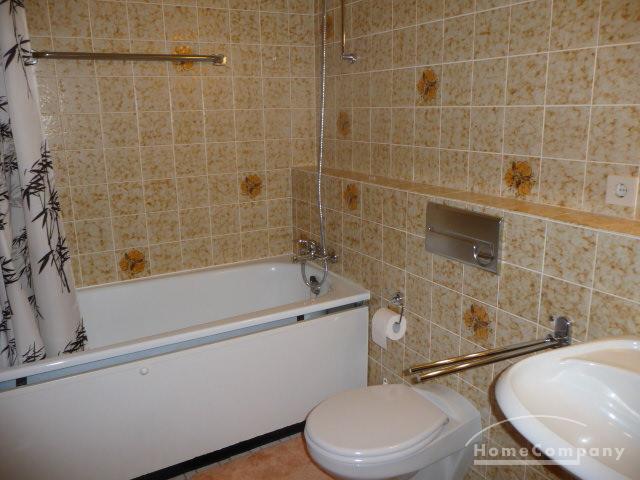 3 Zi.Whg., unmöbliert, 3. Etage, mit großem Balkon. Gute Lage in der Weststadt. Ggf. mit Garage. – Braunschweig – Vorschaubild 7