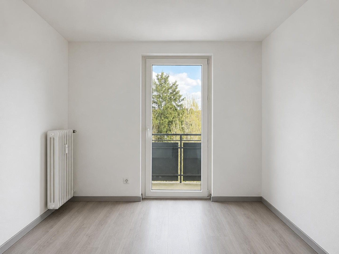 4-Zimmer-Wohnung mit Balkon - Vollständig saniert