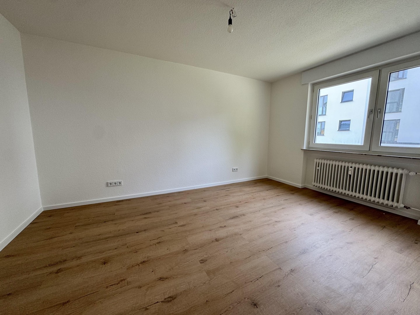 Einziehen und wohlfühlen ! Ideale, geräumige 2-Zimmer-Wohnung mit Balkon, Einbauküche und Stellplatz – Wiesbaden – Vorschaubild 8