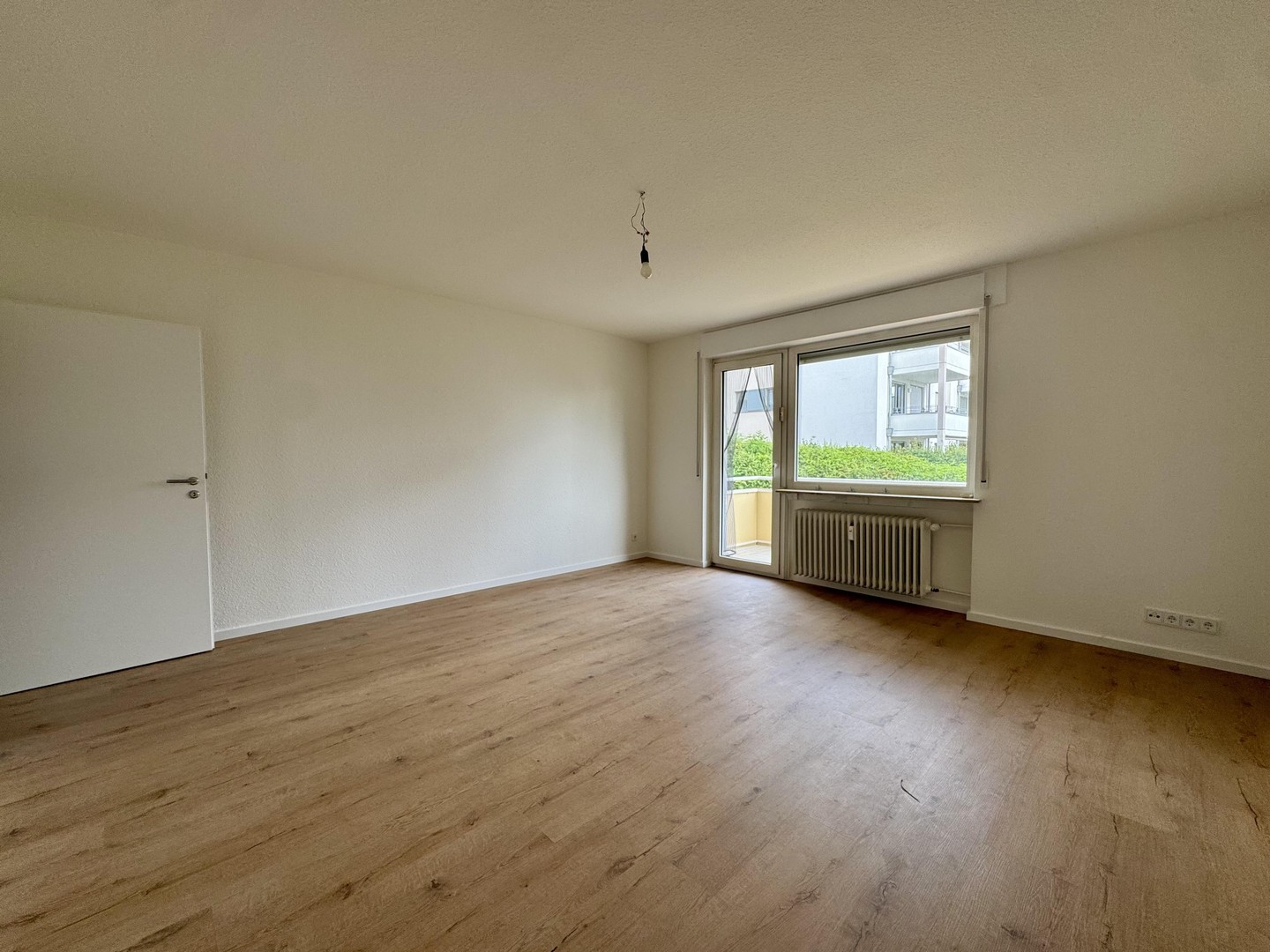Einziehen und wohlfühlen ! Ideale, geräumige 2-Zimmer-Wohnung mit Balkon, Einbauküche und Stellplatz – Wiesbaden – Vorschaubild 14