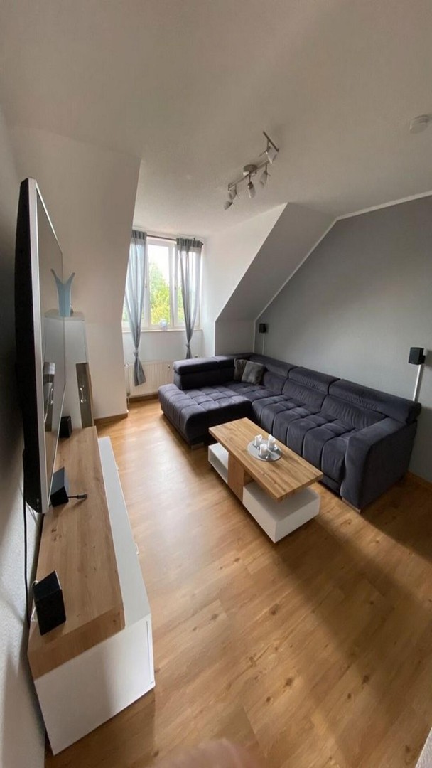 2 Zimmer Teilsanierte Dachgeschosswohnung in Bremen
