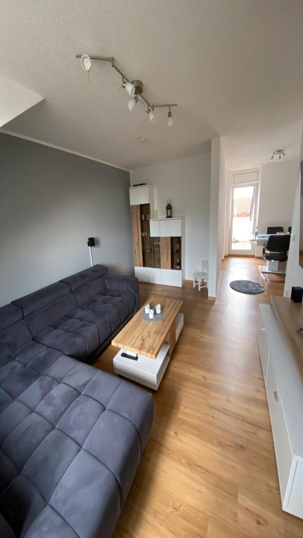 2 Zimmer Teilsanierte Dachgeschosswohnung in Bremen – Bremen – Vorschaubild 6