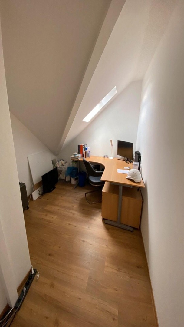 2 Zimmer Teilsanierte Dachgeschosswohnung in Bremen – Bremen – Vorschaubild 10