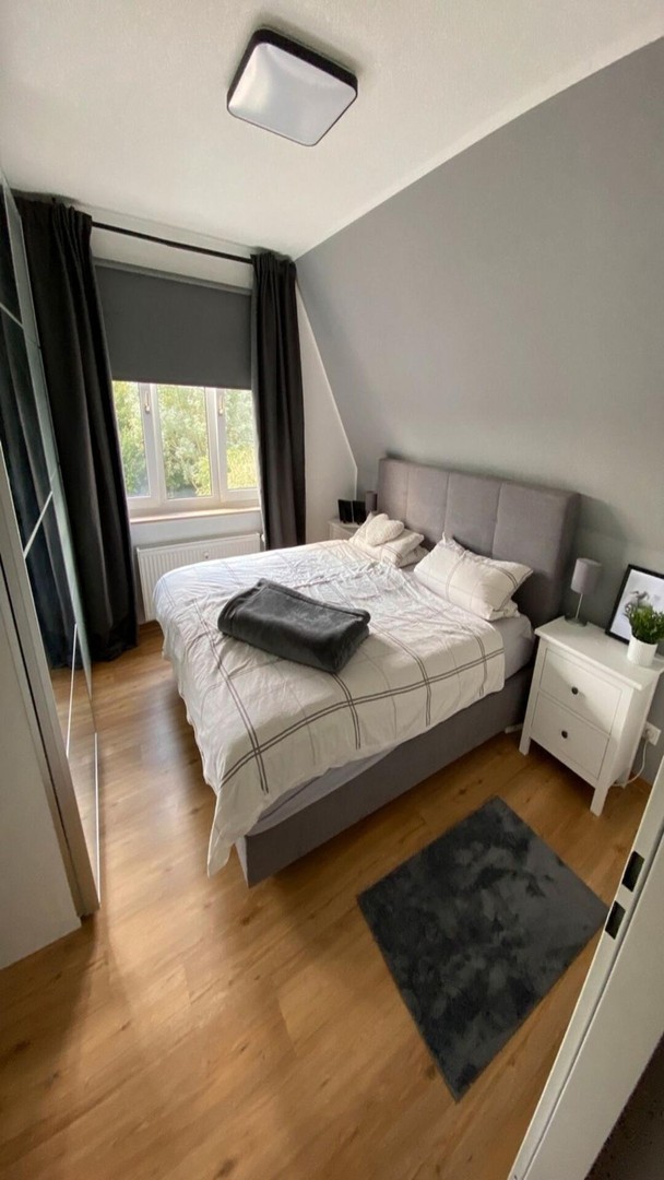 2 Zimmer Teilsanierte Dachgeschosswohnung in Bremen – Bremen – Vorschaubild 11