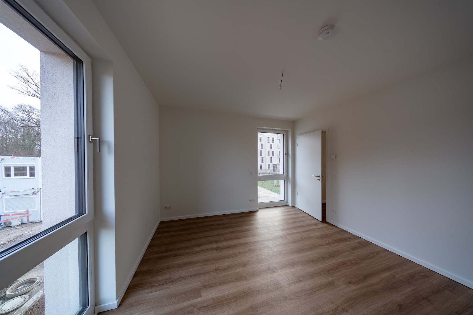 Großzügig geschnittene 3-Zimmerwohnung im Neubauerstbezug mit Terrasse – Berlin – Vorschaubild 6