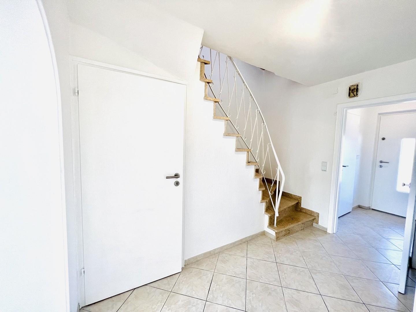 ** 1 von 8 WG-Zimmer ** in einem modernisiertes Reiheneckhaus in Kaufbeuren – Kaufbeuren – Vorschaubild 19