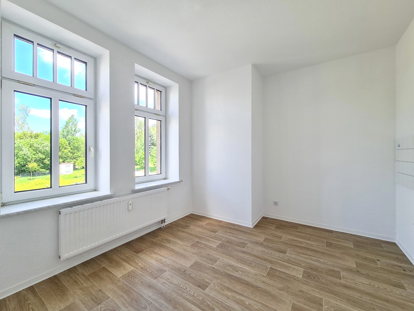 Chice Altbauwohnung im 1. Obergeschoss gegenüber dem Zeisigwald – Chemnitz – Vorschaubild 2