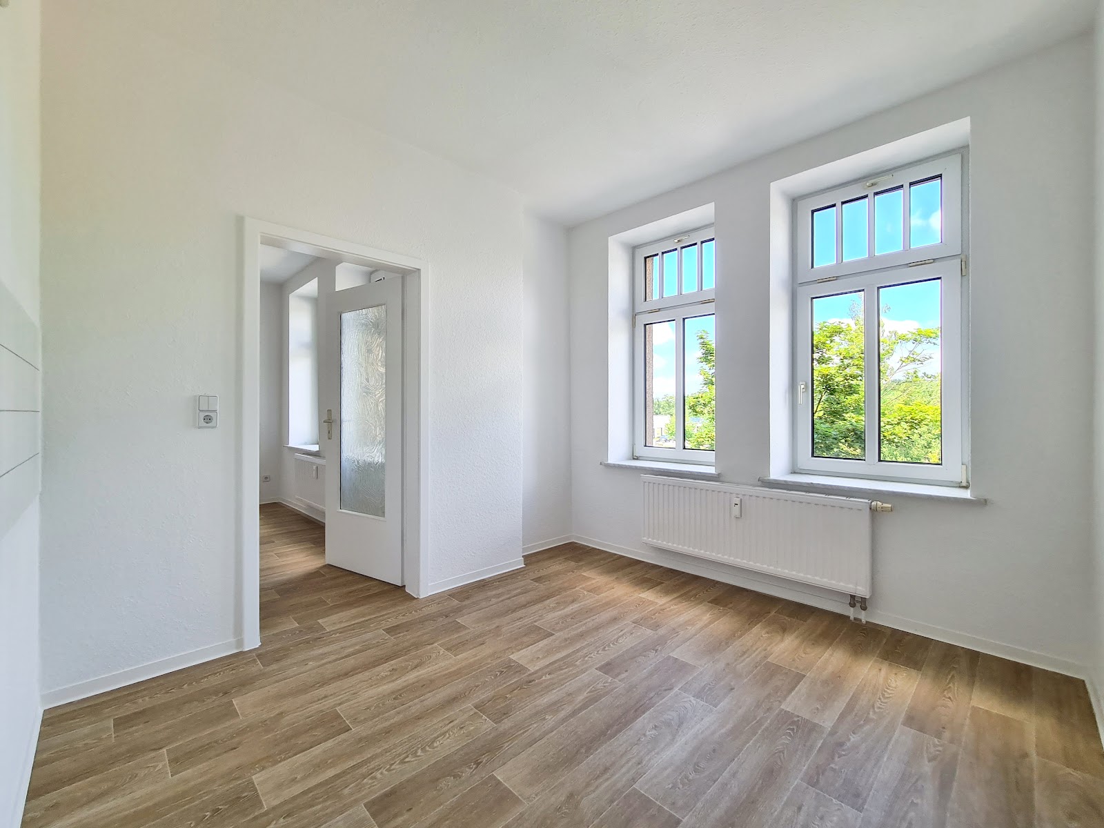 Chice Altbauwohnung im 1. Obergeschoss gegenüber dem Zeisigwald – Chemnitz – Vorschaubild 3