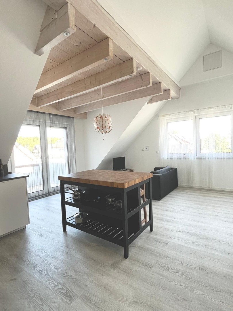Exklusive, neuwertige 2-Raum-DG-Wohnung möbliert in Heilbronn – Heilbronn – Vorschaubild 3
