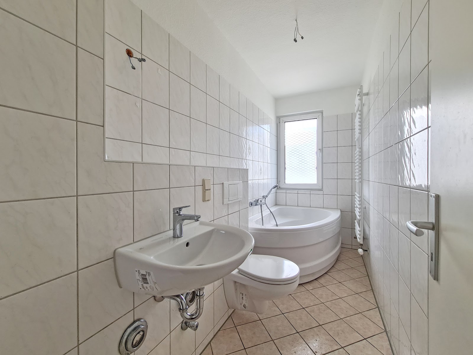 Helle, moderne 2 Zimmerwohnung mit großzügigen Balkon – Chemnitz – Vorschaubild 7