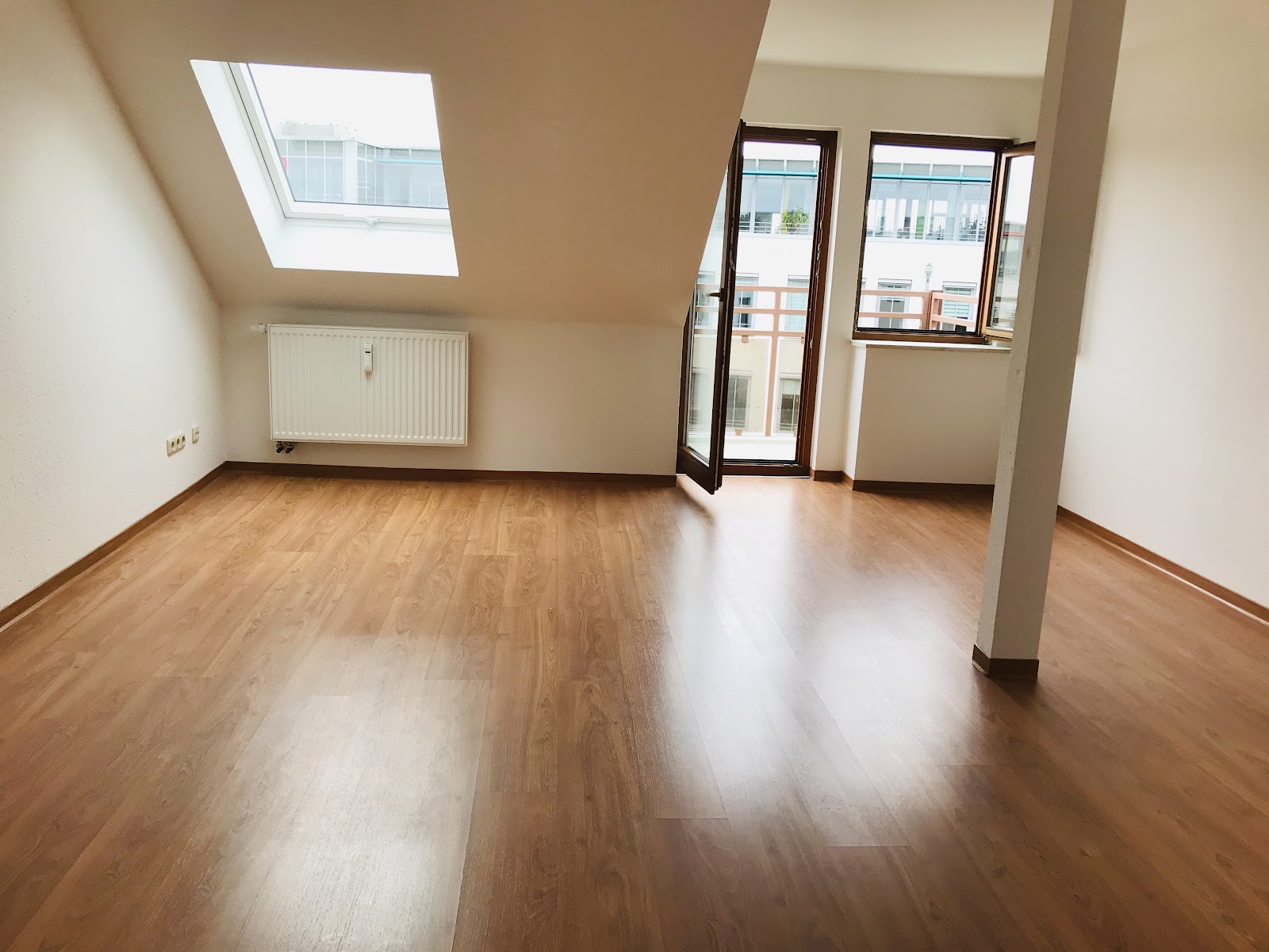 Gemütlich im Dachgeschoss mit Balkon und Dachschrägen wohnen – Chemnitz – Vorschaubild 8