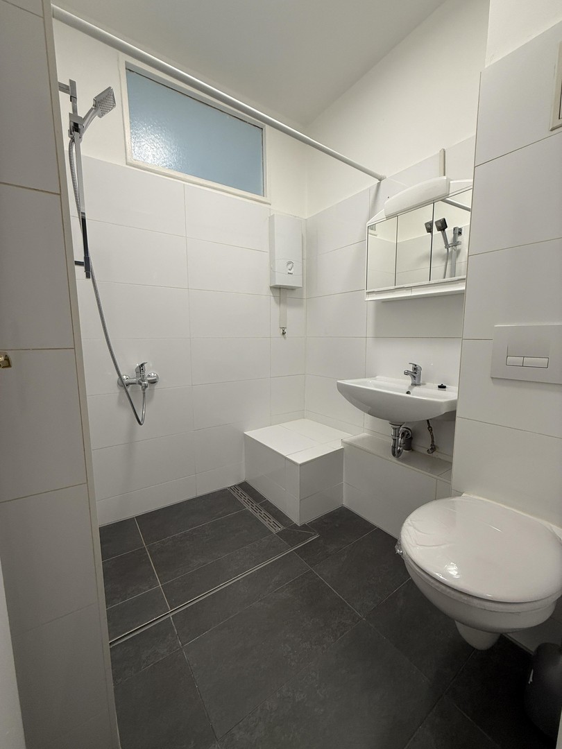 Stilvolle, möblierte 1-Zimmer-Wohnung mit Balkon & Fahrstuhl (Mietdauer max. 2 Jahre) – Berlin – Vorschaubild 4