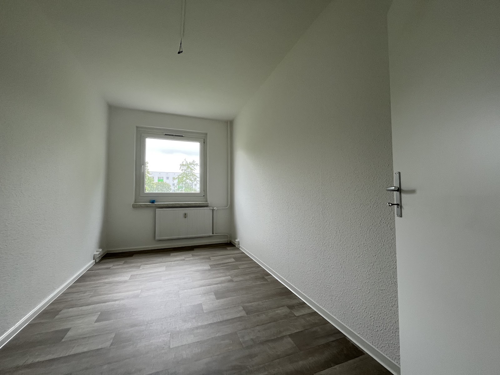 Frisch sanierte Wohnung mit Balkon und Spielplatz – Ideal für kleine Familien – Chemnitz – Vorschaubild 4