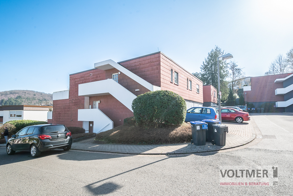 HAUSCHARAKTER - Eigentumswohnung mit Loggia und Garage in Sackgassenlage von Saarbrücken! – Saarbrücken / Scheidt – Vorschaubild 3