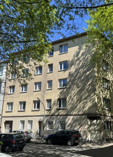 TOP Großes Mehrfamilienhaus mit 12 WE und einem 1 Fam.Haus im Innenhof