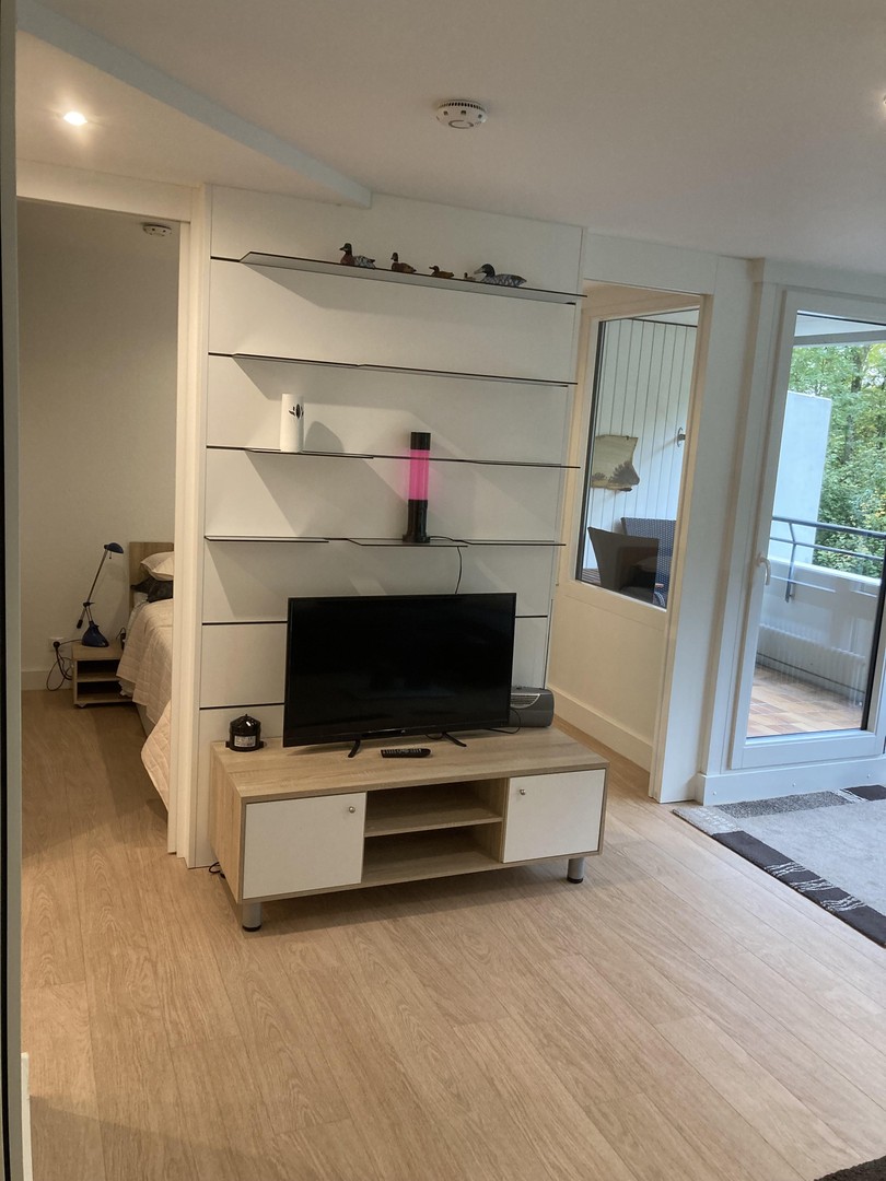 Vollmöbiliertes, voll ausgestattetes Apartment – Stuttgart – Vorschaubild 2