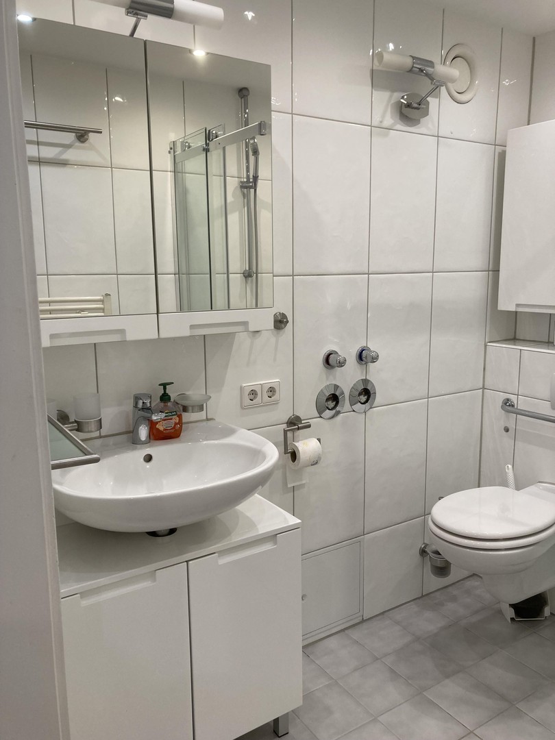 Vollmöbiliertes, voll ausgestattetes Apartment – Stuttgart – Vorschaubild 13