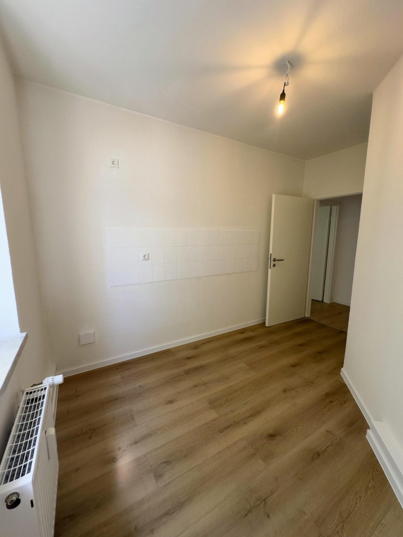 Frisch sanierte 2-Zimmer-Wohnung mit neuer Einbauküche & Tageslichtbad in Stadtfeld-Ost – Magdeburg – Vorschaubild 9