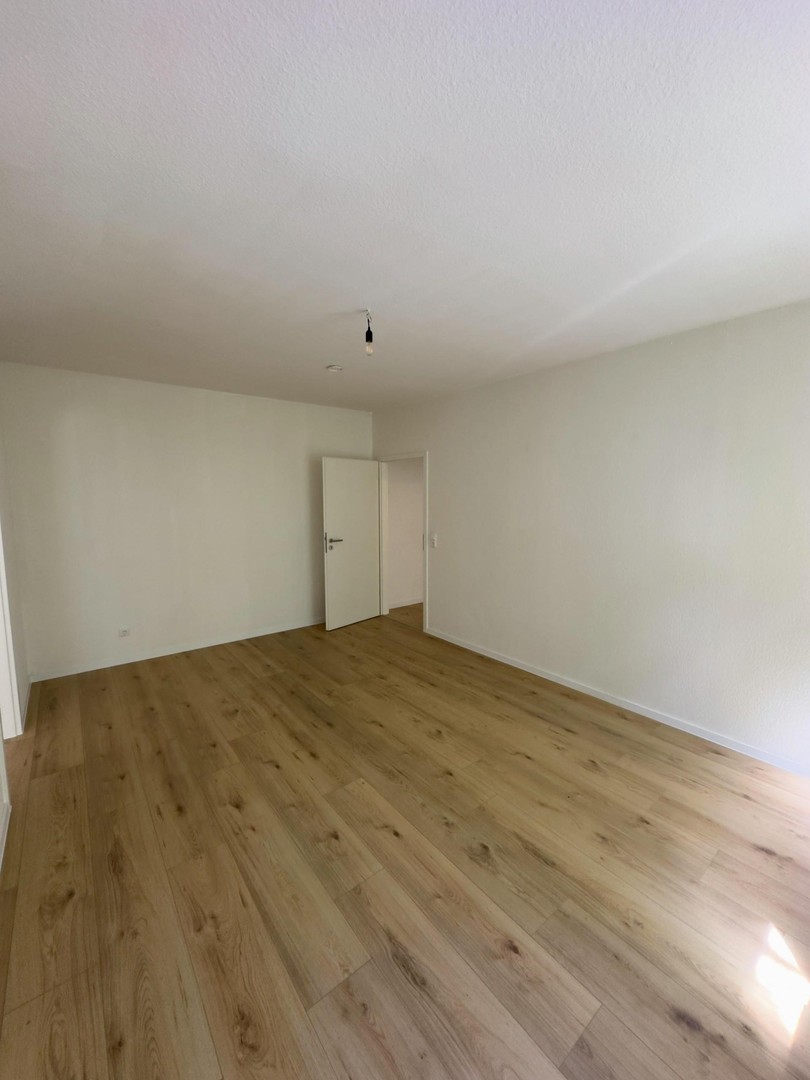 Frisch sanierte 2-Zimmer-Wohnung mit neuer Einbauküche & Tageslichtbad in Stadtfeld-Ost – Magdeburg – Vorschaubild 12
