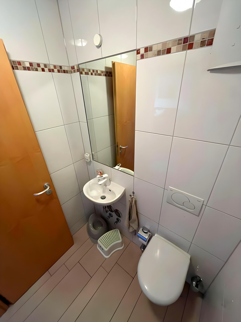 Wunderschöne 4 Zimmer Wohnung mit Balkon Mitten in Stuttgart ab 01.05.2025 – Stuttgart – Vorschaubild 13