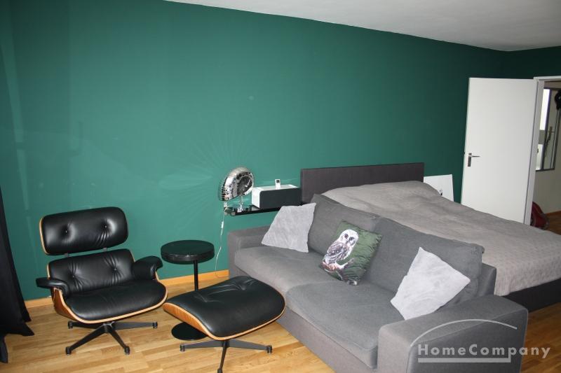 Single-Penthouse mit Schlossblick, möbliert, mit Küche und Bad, 5. OG, Dachterrasse ca. 10 qm.