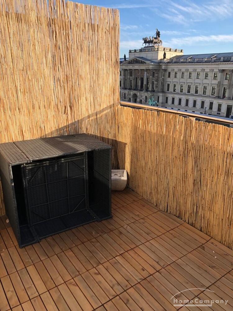 Single-Penthouse mit Schlossblick, möbliert, mit Küche und Bad, 5. OG, Dachterrasse ca. 10 qm. – Braunschweig – Vorschaubild 9