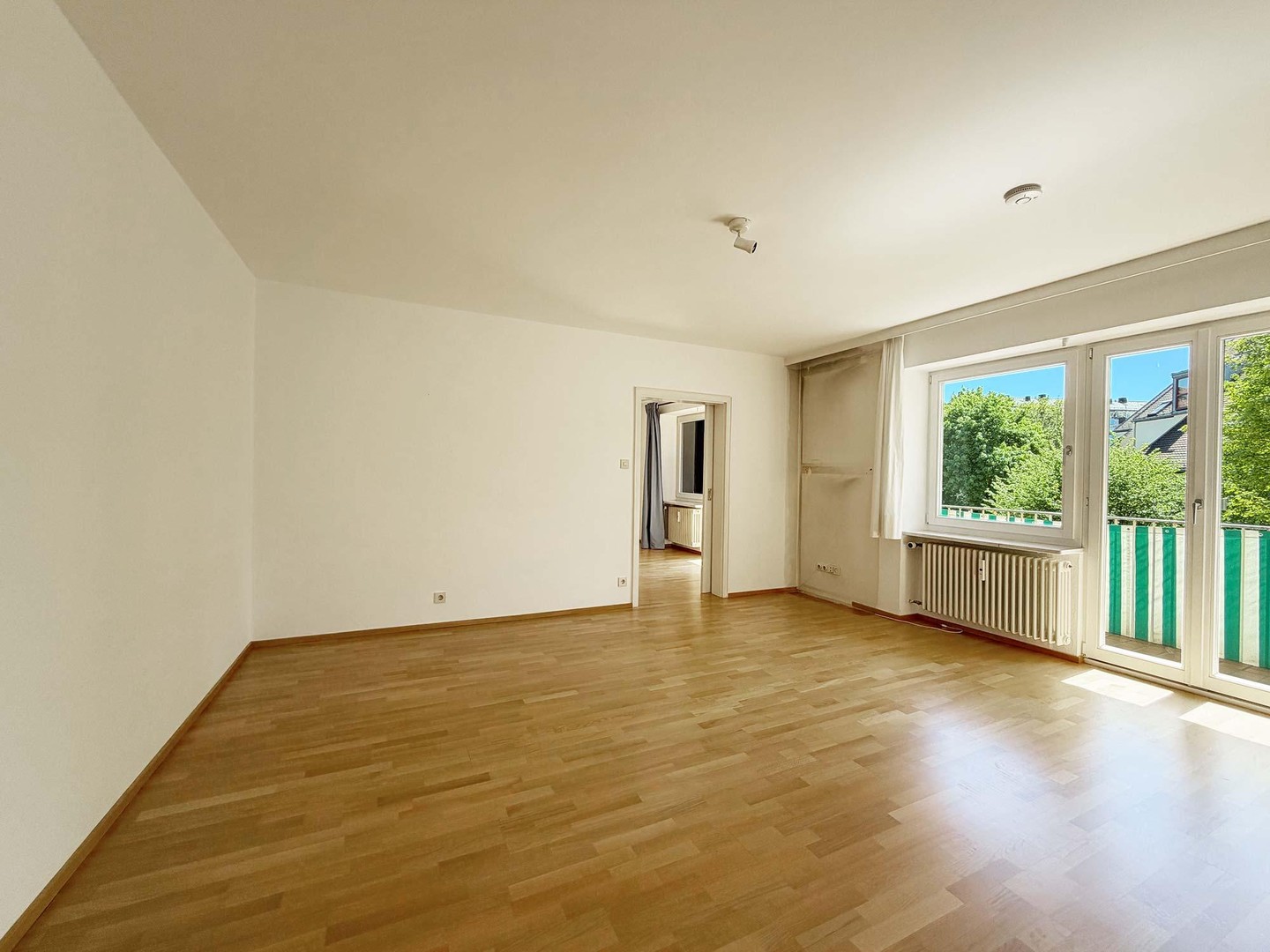 Helle 2-Zimmer-Wohnung in einem gepflegten Mehrfamilienhaus – München – Vorschaubild 9