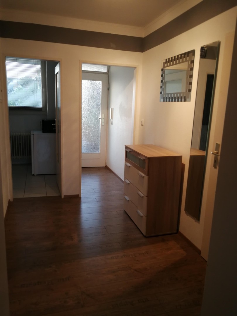SCHÖNE 1,5 ZKB WOHNUNG MIT EINBAUKÜCHE UND BALKON IN EINEM GEPFLEGTEN HAUS – Wolfsburg – Vorschaubild 4