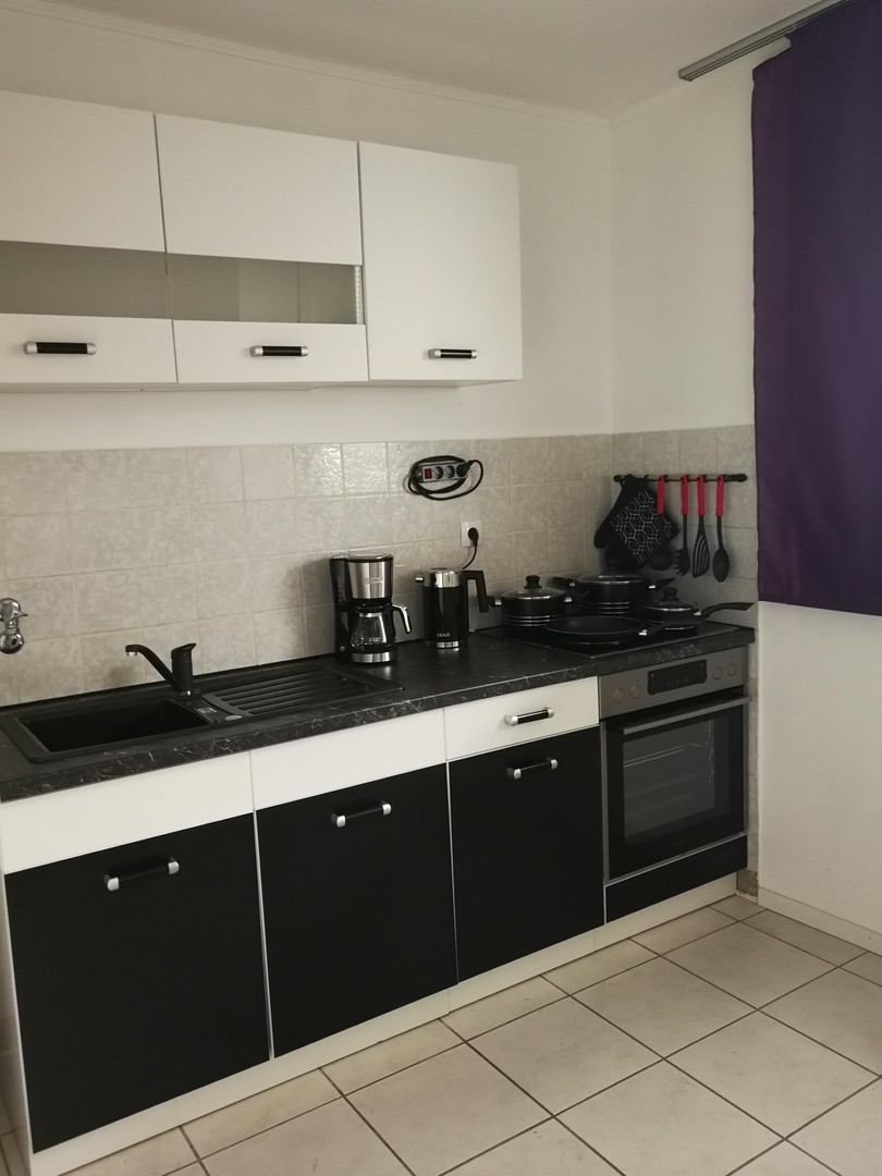 SCHÖNE 1,5 ZKB WOHNUNG MIT EINBAUKÜCHE UND BALKON IN EINEM GEPFLEGTEN HAUS – Wolfsburg – Vorschaubild 5